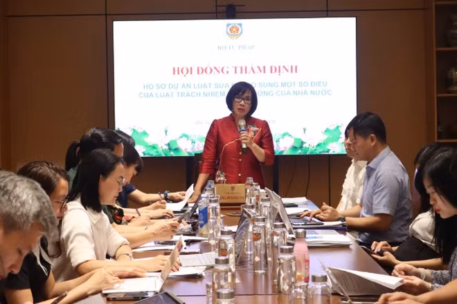 Thứ trưởng Tư pháp Đặng Hoàng Oanh phát biểu tại cuộc họp. (Ảnh: TL)