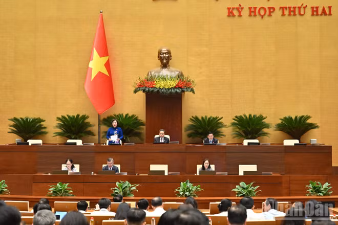 Quốc hội họp phiên toàn thể tại hội trường. (Ảnh: DUY LINH)