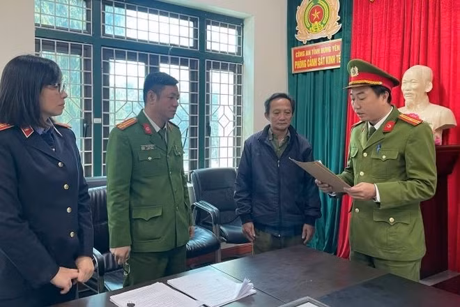 Cơ quan Cảnh sát điều tra Công an tỉnh Hưng Yên công bố quyết định khởi tố bị can Nguyễn Viết Long.
