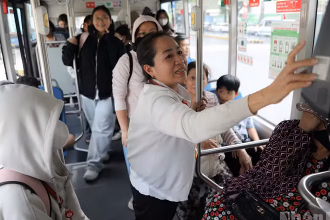 Thành phố Hồ Chí Minh miễn phí vé xe buýt toàn dân. 