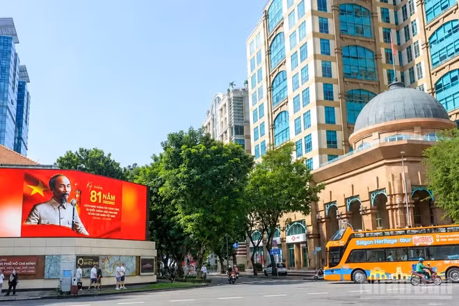 Thành phố Hồ Chí Minh tiếp tục khẳng định vị thế đầu tàu kinh tế và trụ cột ngân sách quốc gia. (Ảnh: THẾ ANH)
