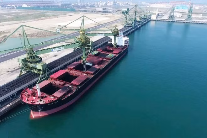 Khu kinh tế Vũng Áng đang từng bước trở thành trung tâm công nghiệp động lực và logistics của khu vực và cả nước.