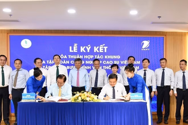 Đại diện VNPT và VRG ký kết thỏa thuận hợp tác khung giai đoạn 2026-2030. (Ảnh: VNPT)