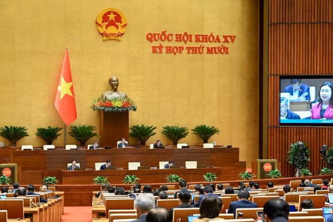 Quốc hội thảo luận tại hội trường về dự án Luật Quản lý thuế (sửa đổi). (Ảnh: DUY LINH)