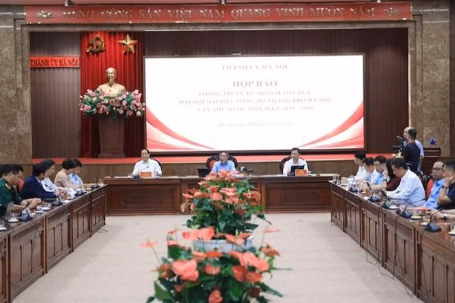Quang cảnh buổi họp báo.