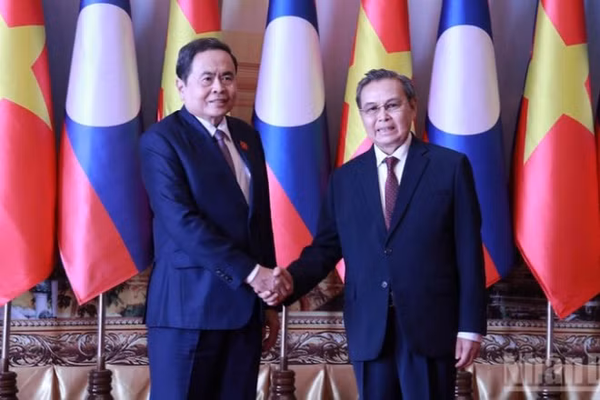 Chủ tịch Quốc hội Trần Thanh Mẫn hội kiến Chủ tịch Quốc hội Lào Saysomphone Phomvihane. (Ảnh: TRỊNH DŨNG - DUY TOÀN)