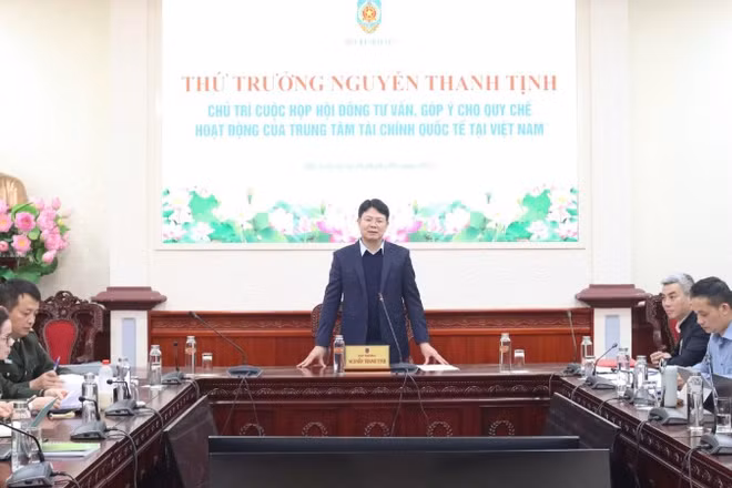 Thứ trưởng Tư pháp Nguyễn Thanh Tịnh chủ trì cuộc họp Hội đồng tư vấn, góp ý cho Quy chế hoạt động của Trung tâm tài chính quốc tế tại Việt Nam. (Ảnh: TL)