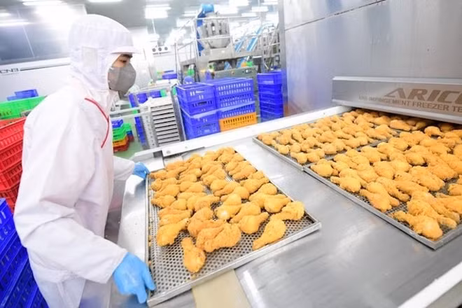 Lao động tại Công ty LC Foods. (Ảnh: ND)