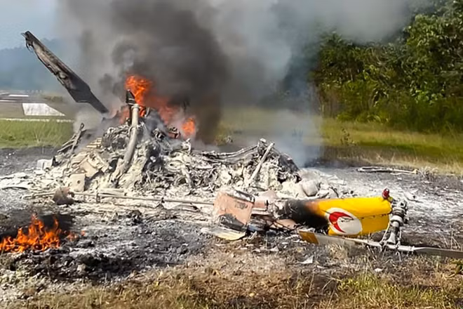 Bức ảnh chụp ngày 8/9/2026 này cho thấy hiện trường một vụ rơi trực thăng tại bang Sarawak, Malaysia. (Ảnh: TÂN HOA XÃ)