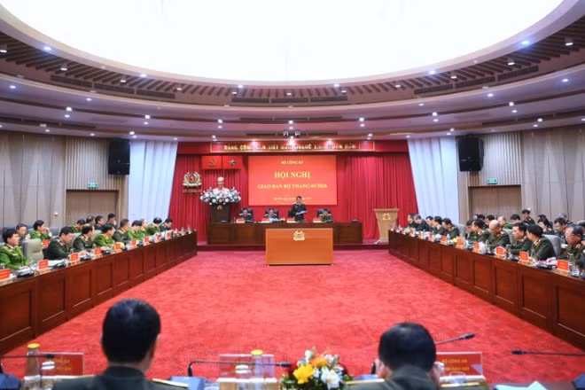 Bộ trưởng Công an chủ trì Hội nghị giao ban tháng 1, triển khai công tác tháng 2/2026. (Ảnh: https://bocongan.gov.vn/)