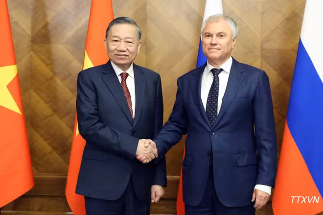 Tổng Bí thư, Chủ tịch nước Tô Lâm hội kiến Chủ tịch Duma Quốc gia Nga Vyacheslav Volodin. (Ảnh: TTXVN)