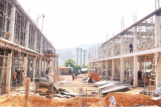 Công trường dự án xây dựng Trường nội trú tiểu học và trung học cơ sở Đakrông, tỉnh Quảng Trị. (Ảnh: HIẾU MINH)