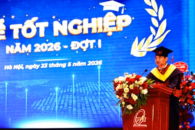 Phó Giáo sư, Tiến sĩ Đặng Hoài Bắc, Giám đốc Học viện Công nghệ Bưu chính Viễn thông, phát biểu tại buổi lễ.