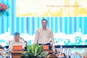 Diễn đàn trí thức khoa học-công nghệ đóng góp ý kiến phát triển thành phố.
