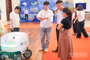 Không gian triển lãm các công nghệ tại hội thảo.
