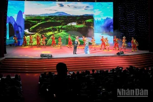 Một tiết mục của chương trình nghệ thuật "Chung một mái nhà, cùng một vầng trăng – Tết Trung thu”.