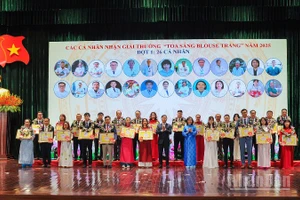 Các cá nhân nhận giải thưởng “Tỏa sáng Blouse trắng” năm 2025