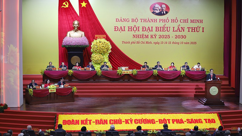 Quang cảnh phiên khai mạc Đại hội đại biểu Đảng bộ Thành phố Hồ Chí Minh lần I, nhiệm kỳ 2025-2030. (Ảnh: Ban tổ chức)