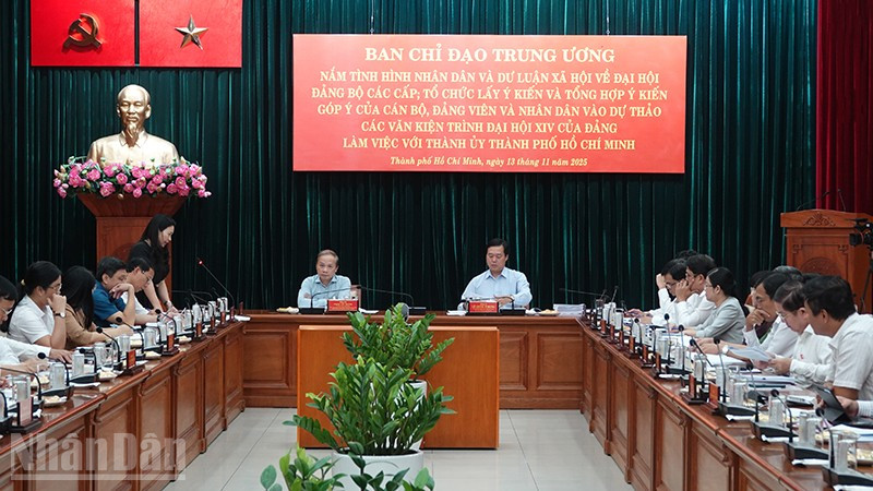 Quang cảnh buổi làm việc. (Ảnh: LINH BẢO)