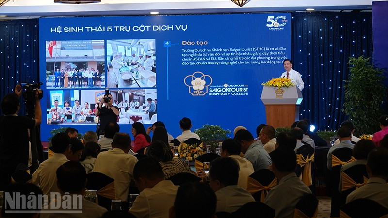 Quang cảnh buổi họp mặt. (Ảnh: LINH BẢO)