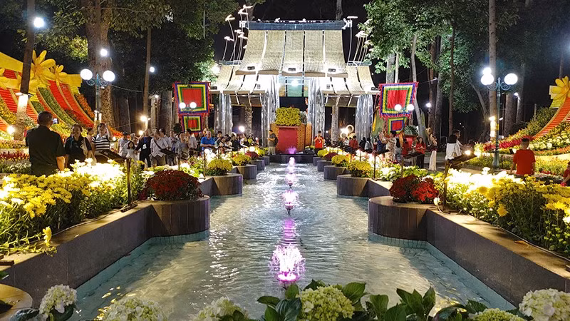 Không gian đầy màu sắc tại Hội Hoa Xuân Thành phố Hồ Chí Minh năm 2026. (Ảnh: Nguyễn Long)