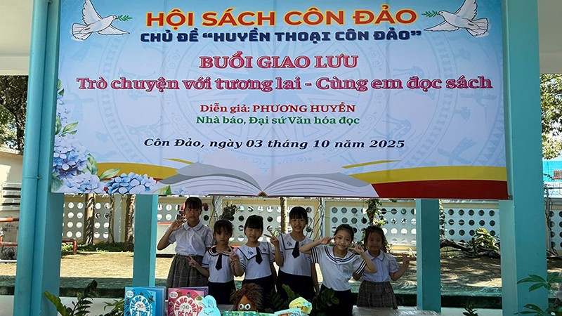 Nhiều buổi giao lưu truyền cảm hứng đọc sách cho các em học sinh tại Hội sách Côn Đảo. (Ảnh: Phương Huyền)