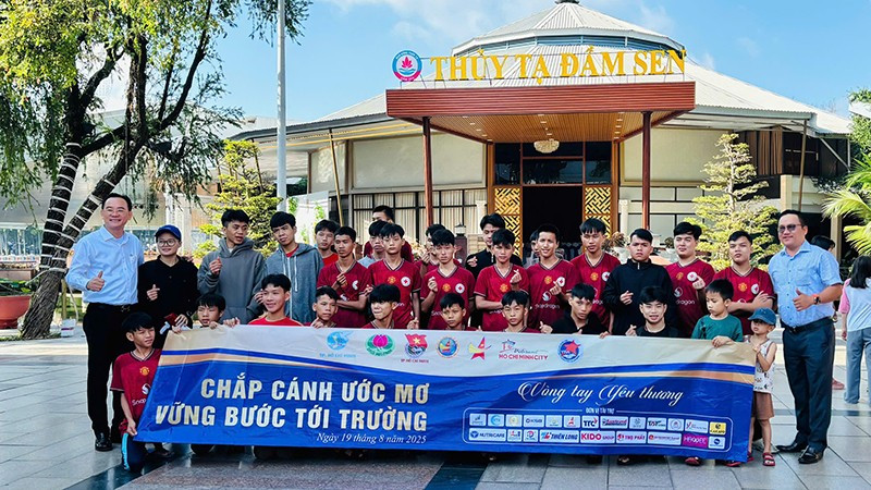 Các em nhỏ tham gia chương trình tại Thảo Cầm Viên sáng 19/8. (Ảnh: Ban Tổ chức)