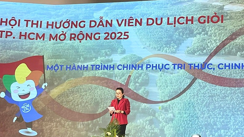 Bà Bùi Thị Ngọc Hiếu, Phó Giám đốc Sở Du lịch thành phố, Trưởng Ban tổ chức hội thi, phát biểu tại lễ phát động. (Ảnh Ban Tổ chức)