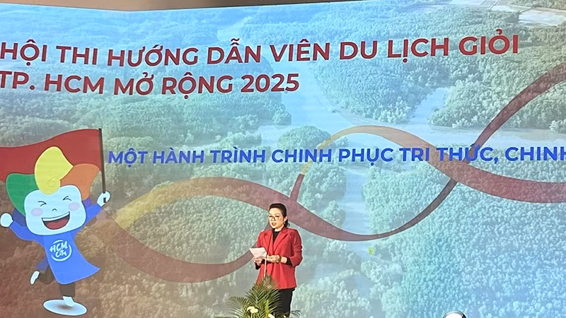 Bà Bùi Thị Ngọc Hiếu, Phó Giám đốc Sở Du lịch thành phố, Trưởng Ban tổ chức hội thi, phát biểu tại lễ phát động. (Ảnh Ban Tổ chức)