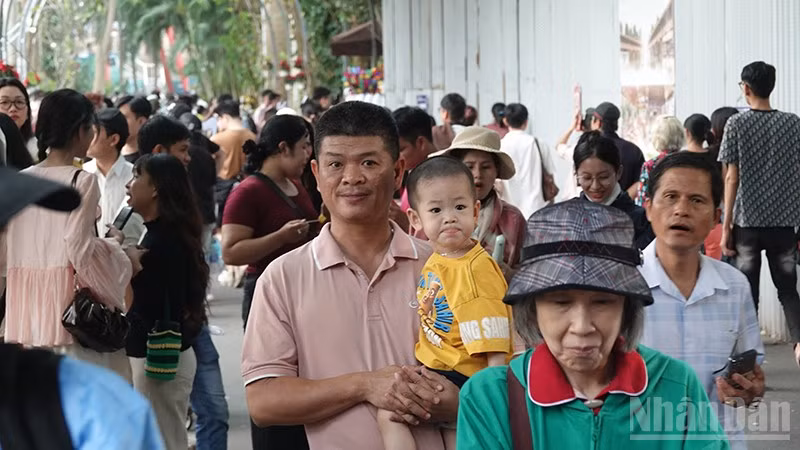 Thảo Cầm Viên Sài Gòn thu hút rất đông du khách đến tham quan, vui chơi trong dịp nghỉ lễ Tết dương lịch. (Ảnh: Linh Bảo).