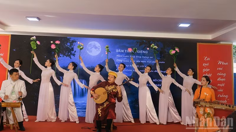 Chương trình Ngày thơ Việt Nam năm 2025 tại Thành phố Hồ Chí Minh. (Ảnh: LINH BẢO)