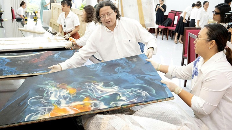 Các tác phẩm về đến quê hương một cách an toàn. (Ảnh: Quốc Thanh)