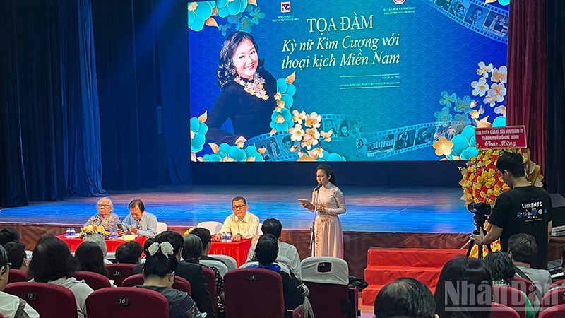 Quang cảnh buổi tọa đàm. (Ảnh Linh Bảo)