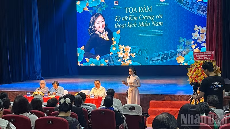 Quang cảnh buổi tọa đàm. (Ảnh Linh Bảo)