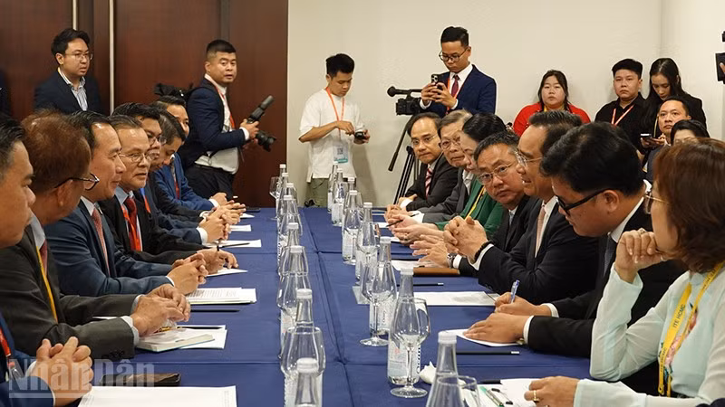 Quang cảnh buổi làm việc. (Ảnh: Linh Bảo)