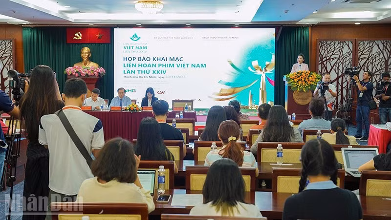 Quang cảnh buổi họp báo. (Ảnh: LINH BẢO)