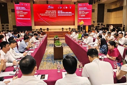 Quang cảnh diễn đàn.