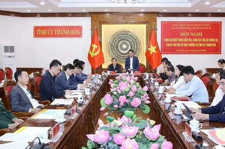 Quang cảnh buổi làm việc.