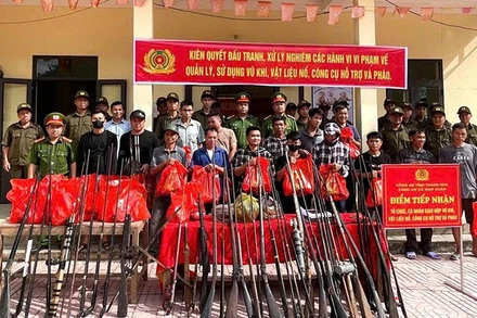 Kết quả sau một ngày Công an xã Nam Xuân đổi quà lấy vũ khí. 