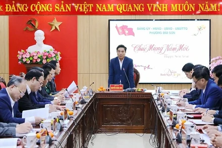 Bí thư Tỉnh ủy Thanh Hóa làm việc, trao đổi với cán bộ chủ chốt phường Bỉm Sơn.