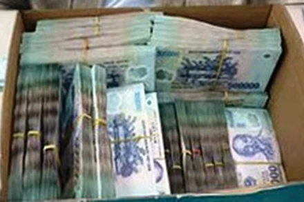 Công an thu giữ 7,5 tỷ đồng liên quan vụ việc.