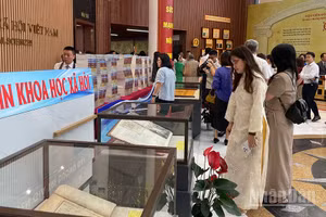 Triển lãm giới thiệu di sản tư liệu quý của Viện Viễn Đông Bác cổ Pháp (EFEO) hiện lưu trữ tại Thư viện Khoa học xã hội - Viện Thông tin Khoa học xã hội.