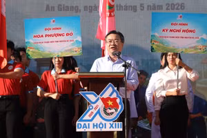 Đồng chí Nguyễn Thanh Nghị, Ủy viên Bộ Chính trị, Trưởng Ban Chính sách, Chiến lược Trung ương phát biểu tại buổi lễ ra quân.
