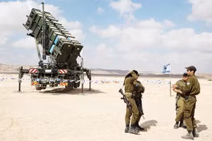 Quân đội Israel triển khai khí tài trong xung đột với Iran. Ảnh: GETTY IMAGES