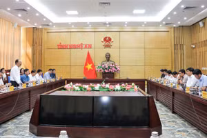 Quang cảnh buổi làm việc.