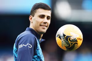 Real tiến gần Rodri