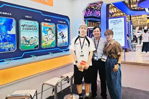 Nguyễn Thu Trang tham quan triển lãm quốc tế để tìm hiểu quy trình làm phim, lồng tiếng cho phim.