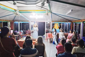 Mỗi chương trình biểu diễn ca Huế trên sông có khoảng 15 bài, bao gồm các bài ca Huế, dân ca Huế và tân nhạc mang âm hưởng Huế.