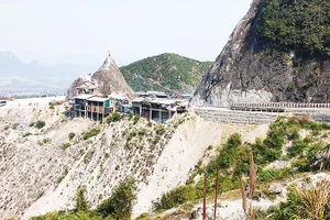 Đèo Đá Trắng. Ảnh: NAM HẢI