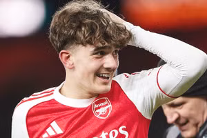 Max Dowman tỏa sáng